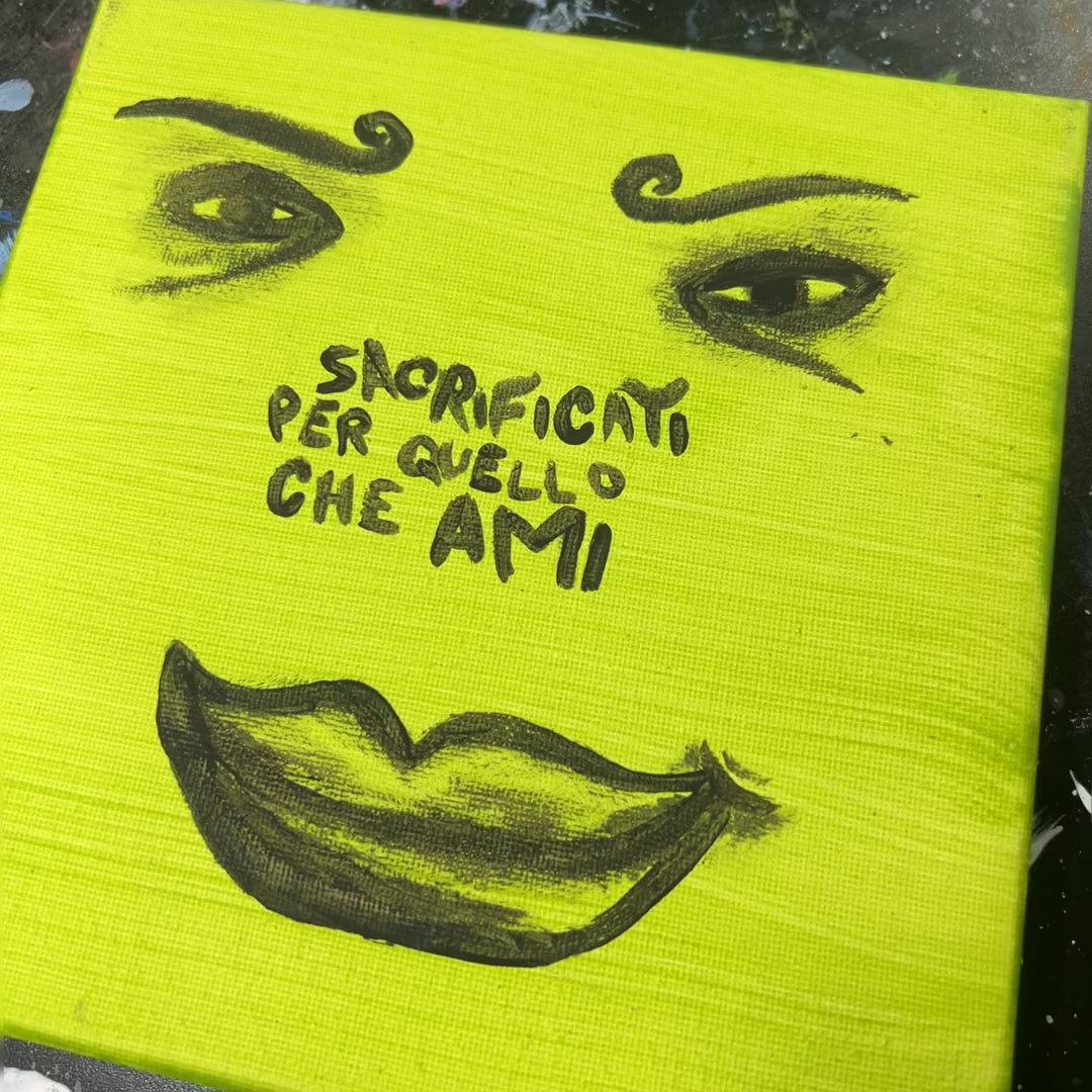 Sacrificati per quello che ami - giro dell'opera: la tela intera, i dettagli della materia e il quadro nello studio. Dipinto originale di BiancoMat.